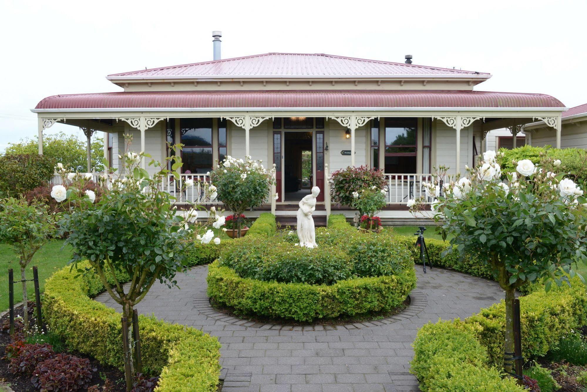 Villa Heights Bed And Breakfast New Plymouth Exterior photo